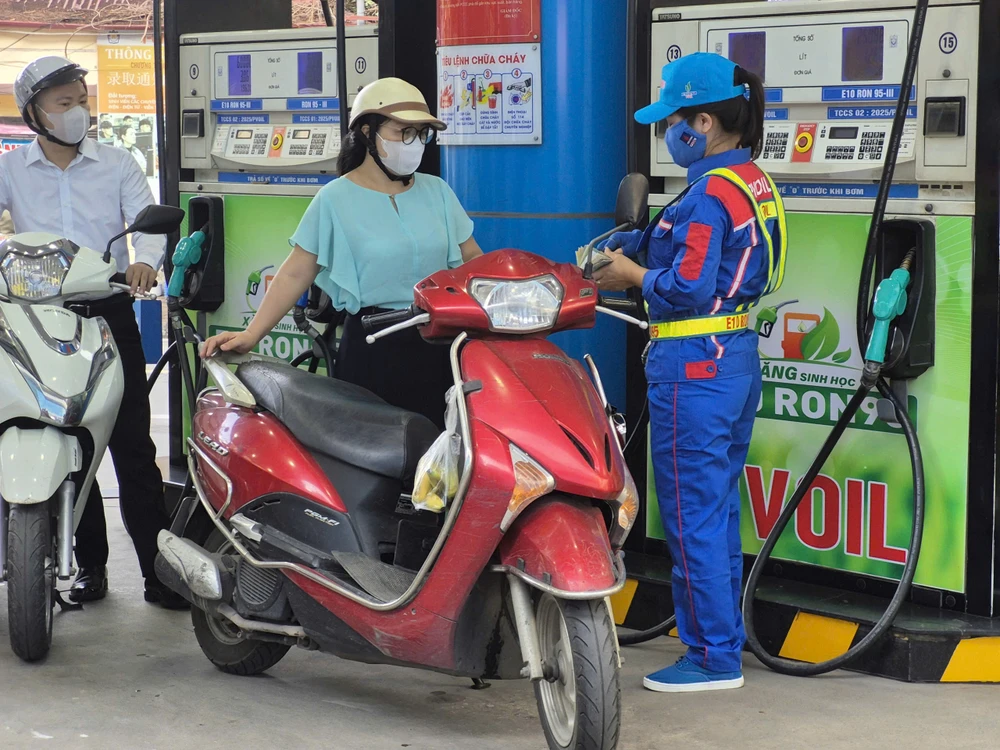 xăng sinh học E10.jpg