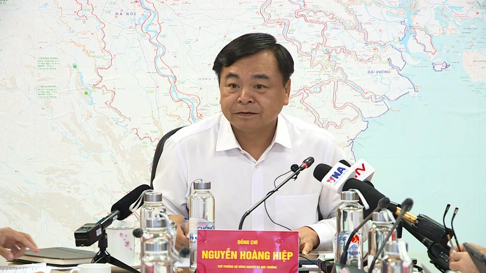 Thứ trưởng Bộ NN&MT thông tin về việc thuỷ điện Trung Quốc xả lũ