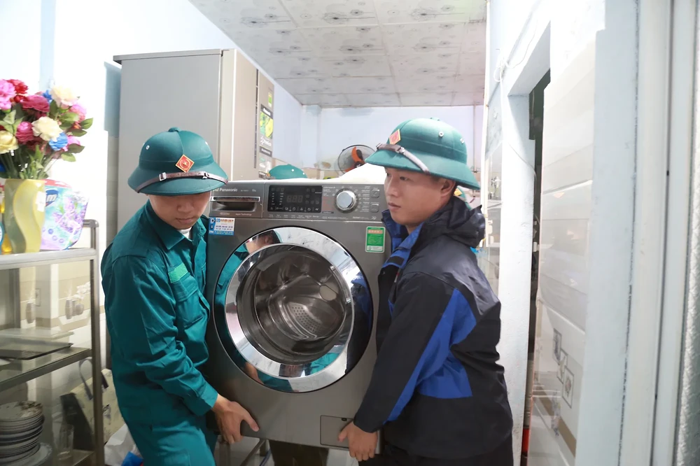 bão Thần gió.jpg