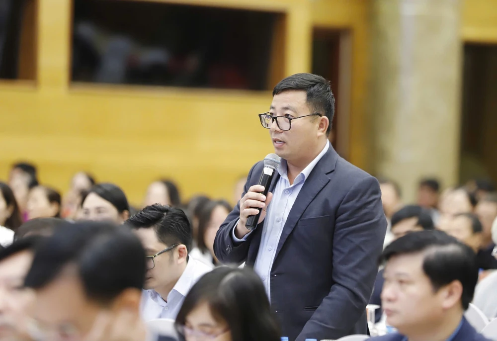 Nông dân Nguyễn Đức Lập, Giám đốc HTX gia cầm Minh Hải ở thôn Thụy Hà, xã Bắc Hồng, TP. Hà Nội.jpg