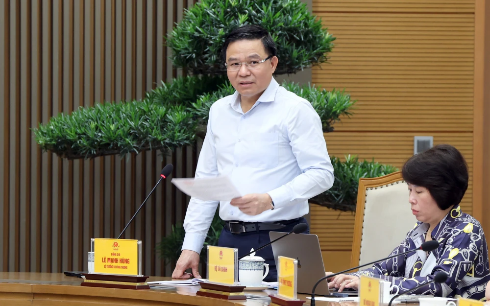 bo-truong-bo-cong-thuong-le-manh-hung-17797856137201846194804.jpg