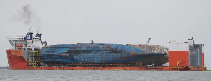 Phà Sewol chính thức 'trở về' sau ba năm ảnh 1