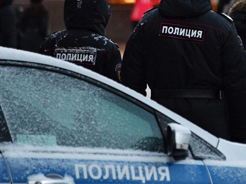 Cảnh sát điều tra tại hiện trường.