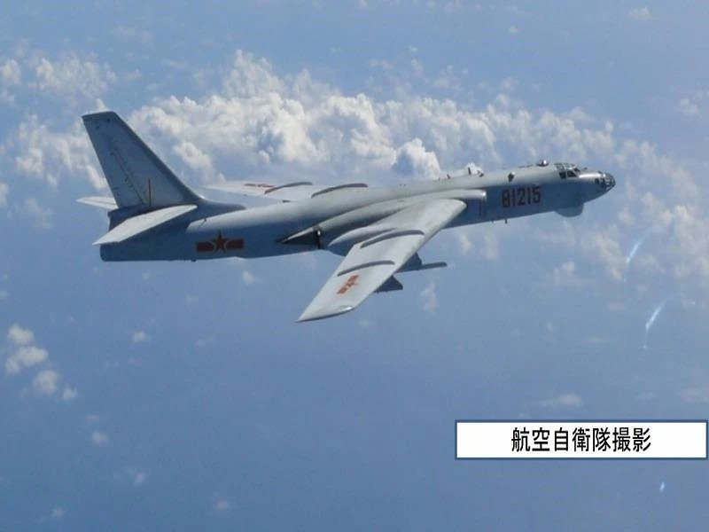 Oanh tạc cơ Trung Quốc tuần tra vây quanh Đài Loan ảnh 1