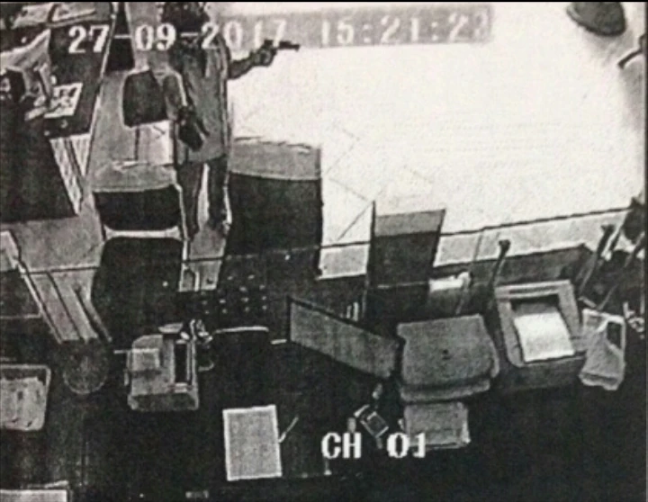 Một vụ cướp ngân hàng táo tợn ở Vĩnh Long ảnh 4