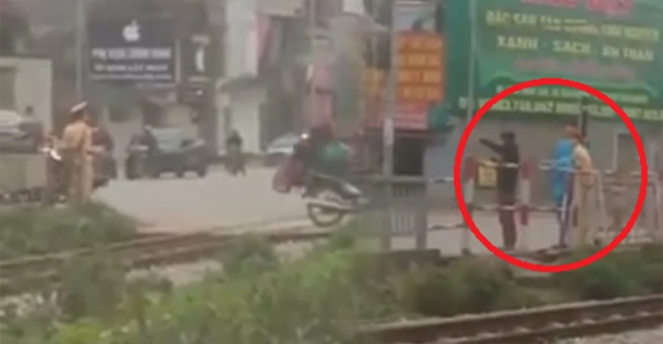 Làm sao quét “rác” ở thành phố? ảnh 3