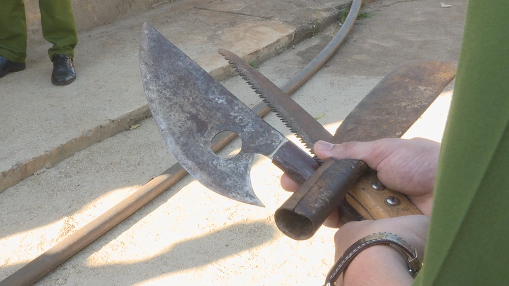 Nhóm thanh niên bao vây, tấn công 3 công an bị thương ảnh 2