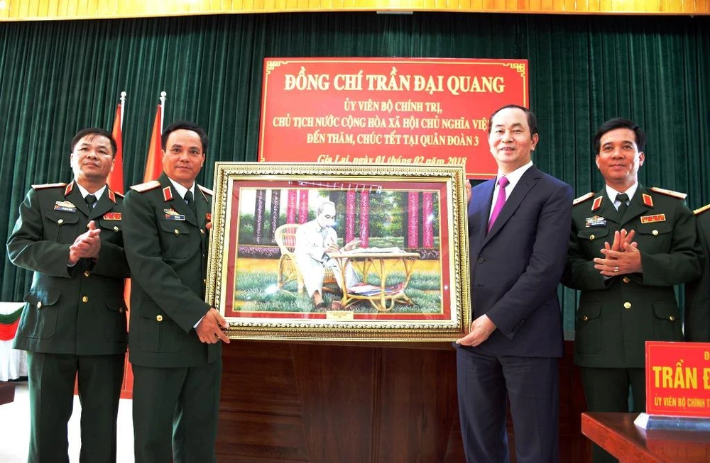 Chủ tịch nước thăm, chúc Tết Quân đoàn 3