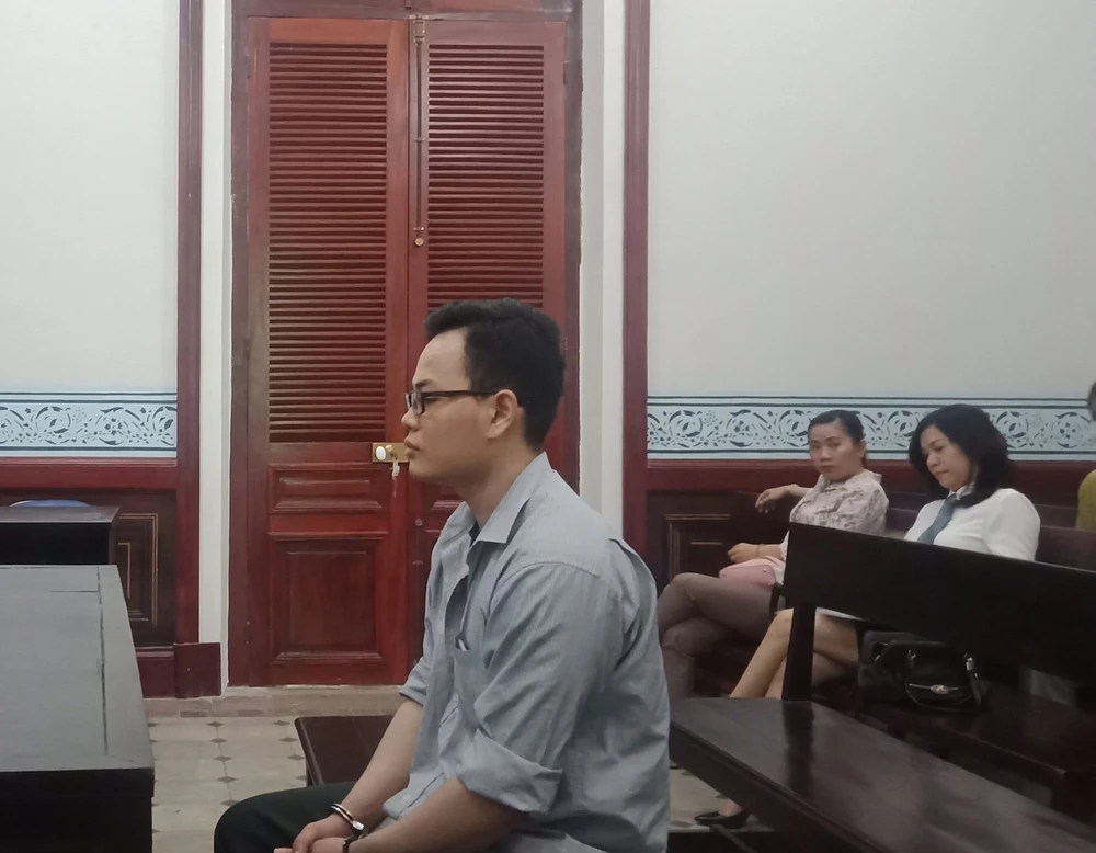 Bị tù chung thân vì bênh anh trai, đâm chết người ảnh 1