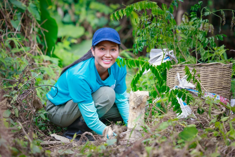 Hoa hau HHen Nie_Trong rung Ben En25.jpeg