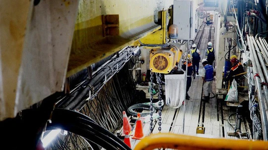 Cận cảnh bên trong đường hầm tuyến Metro đầu tiên của TPHCM - Ảnh 5.