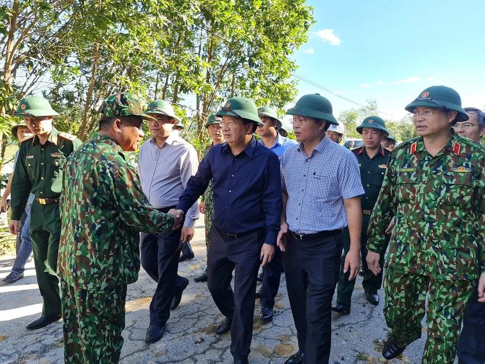 Vụ sạt lở ở Trà Leng: Đã cứu 33 người, còn 14 người mất tích ảnh 19