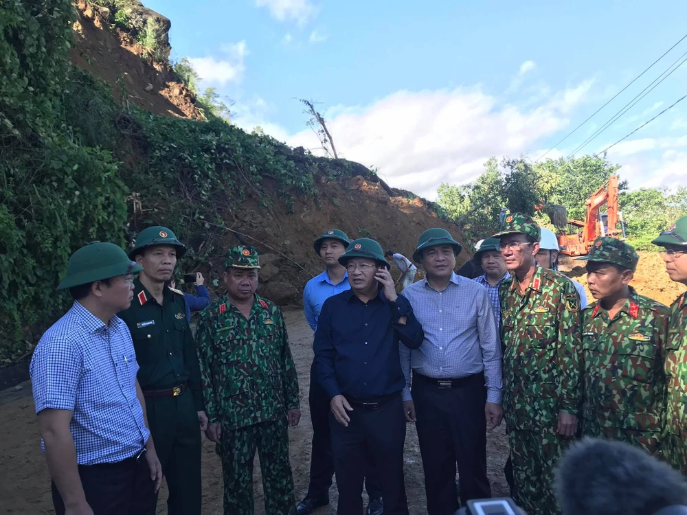 Vụ sạt lở ở Trà Leng: Đã cứu 33 người, còn 14 người mất tích ảnh 16 Vụ sạt lở ở Trà Leng: Đã cứu 33 người, còn 14 người mất tích ảnh 16