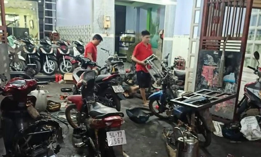 Vượt khó nhờ buôn có bạn, bán có phường