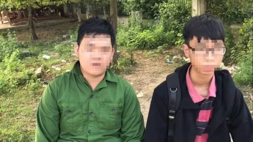 Quay lén bạn nữ tắm, nam sinh bị buộc thôi học ảnh 1