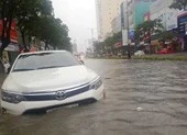 Mưa lớn xuyên đêm, Đà Nẵng chìm trong biển nước