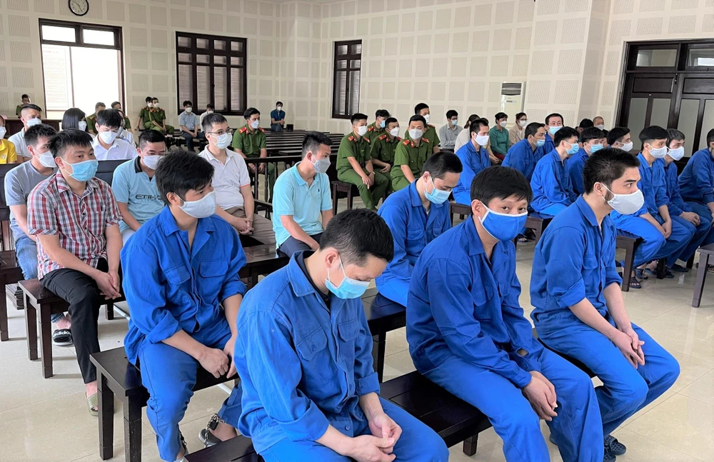 Các bị cáo tại tòa. Ảnh: TA