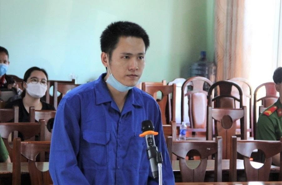 Bị cáo tại phiên xử lưu động. Ảnh: TA Bị cáo tại phiên xử lưu động. Ảnh: TA