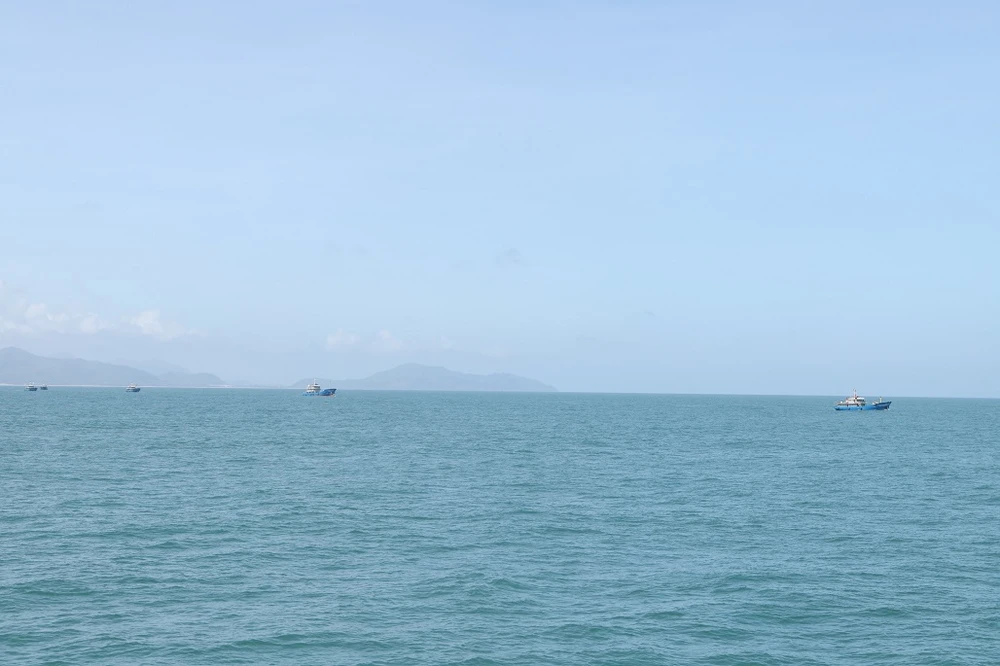 Các tàu của Hải đội dân quân thường trực thành phố Đà Nẵng thực hiện nhiệm vụ trên biển. Ảnh: HOÀNG DIỆU