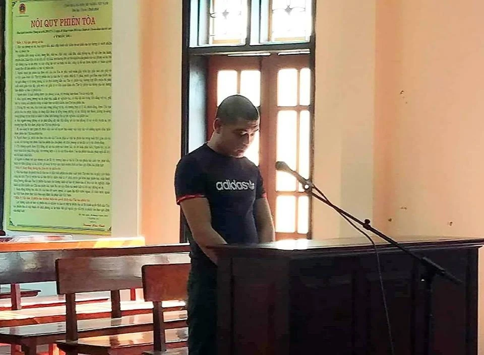 Trộm 'mẻ' lớn rồi trốn luôn trong khách sạn vẫn không thoát