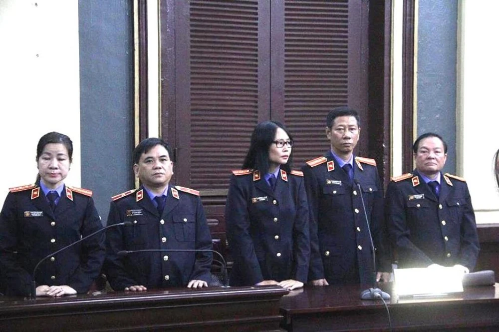 Bà Phấn và trợ thủ đắc lực bị đề nghị mức án tù cao nhất ảnh 1