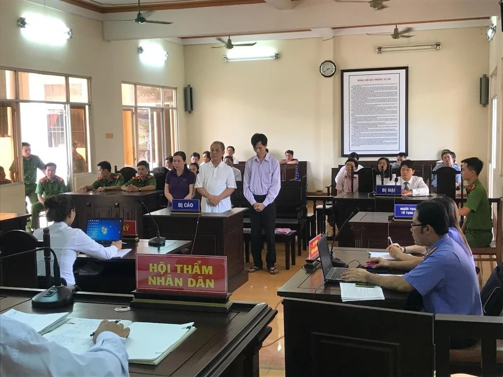 Công ty cổ phần lừa đảo ngân hàng tiền tỉ