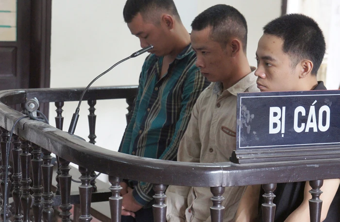 Hoãn xử phúc thẩm vụ bắn chết nam sinh viên ở Nghệ An ảnh 1 Hoãn xử phúc thẩm vụ bắn chết nam sinh viên ở Nghệ An ảnh 1