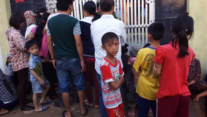 Địa phương thăm hỏi, chia buồn với gia đình có 3 người chết cháy ở Nghệ An ảnh 1