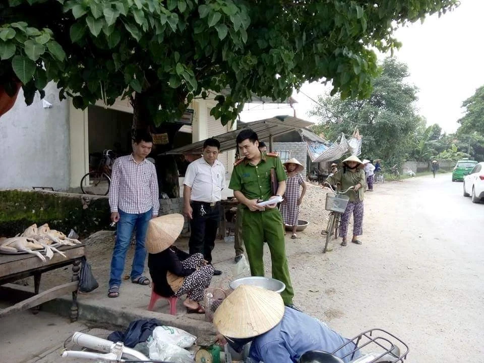 Công an huyện Quỳnh Lưu (Nghệ An) xuống gặp gỡ người dân xác minh sự việc, vào cuộc điều tra.