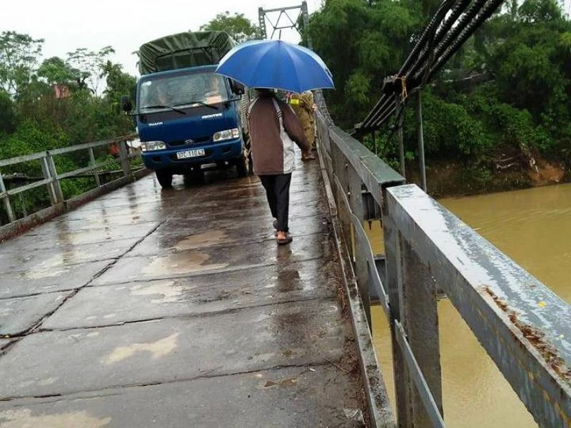 Cầu treo Chợ Chùa - nơi phát hiện chiếc xe đạp của cô Hải trên cầu.