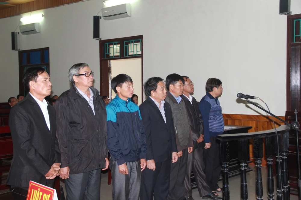 Làm thất thoát hơn 10 tỉ đồng vì... 'thương dân' ảnh 1