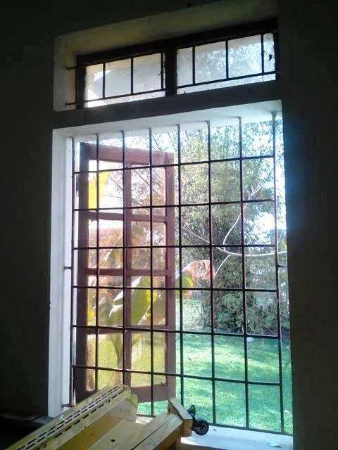 Say rượu treo cổ bằng hai dây giày ở công an xã? ảnh 1