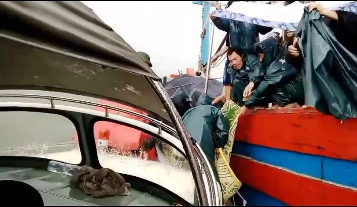 Kéo lưới đứt dây tời, 1 ngư dân tử vong trên biển ảnh 1