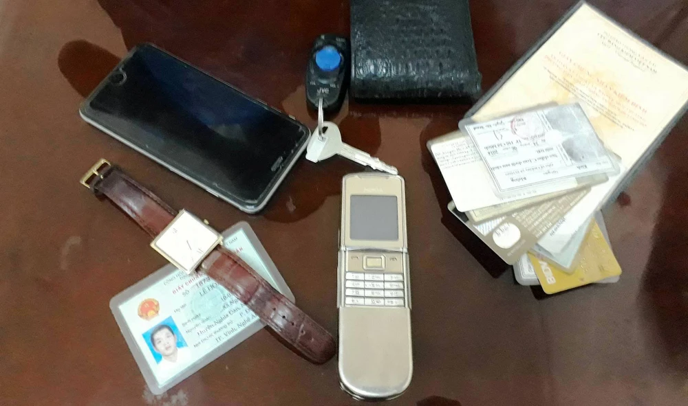Tên trộm “lạ” lấy tài sản về dùng cho... sang ảnh 2