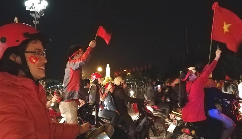 Đón 5 cầu thủ U23 Việt Nam về quảng trường Hồ Chí Minh ảnh 1