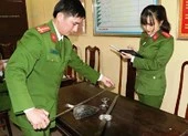 Tài xế rút súng dọa dân còn 'thủ' còng số 8,