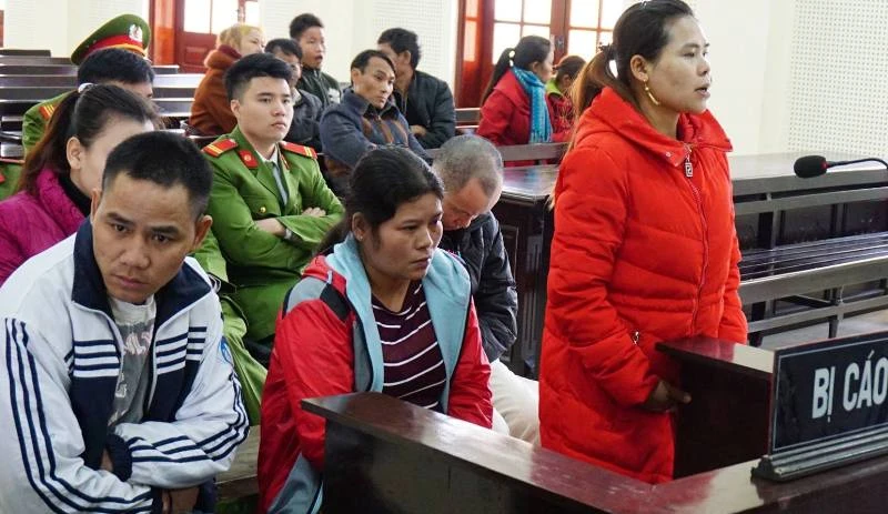 Tài xế taxi nhanh trí báo công an vụ bán trẻ em qua TQ