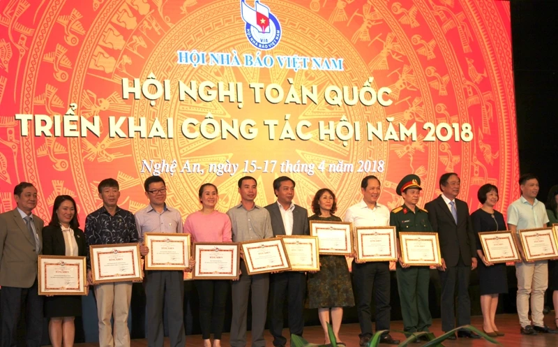 5.000 trường hợp không đủ tiêu chuẩn cấp, đổi thẻ nhà báo ảnh 3