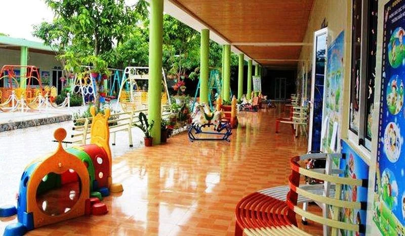 Khiển trách 5 cán bộ trong vụ nhiều cô giáo quỳ gối ở Nghệ An ảnh 1