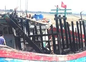 Điều tra vụ tàu cá cháy bất thường trước khi ra khơi