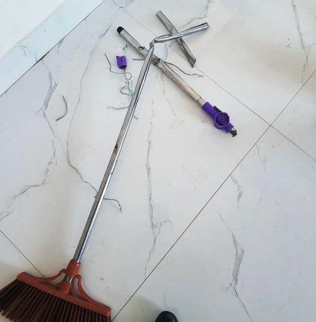 Dụng cụ Huyền khai bạo hành cháu.