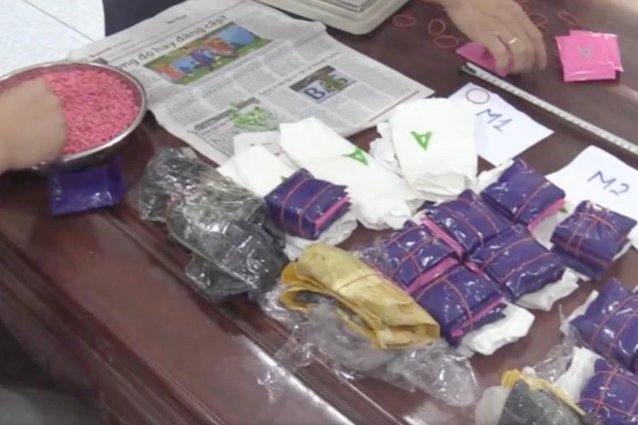 Tang vật 24.000 viên ma túy tổng hợp được thu giữ. Tang vật 24.000 viên ma túy tổng hợp được thu giữ.