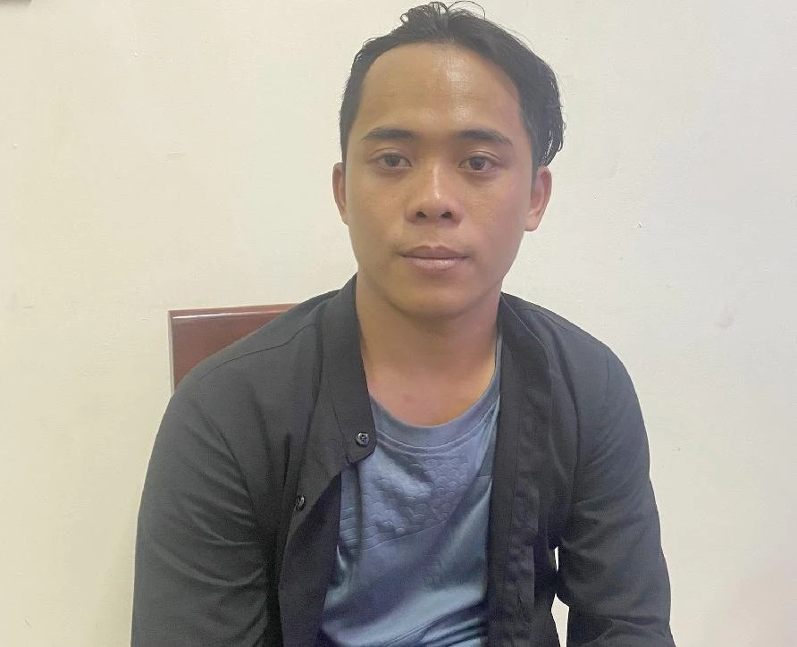 Phạm Bá Tú làm việc với cơ quan công an. Ảnh: CA.