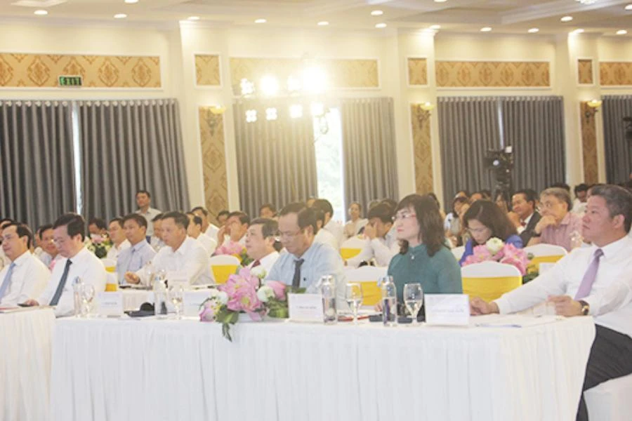 Các đại biểu tại Diễn đàn Liên kết phát triển du lịch giữa TP Hà Nội, TP.HCM và vùng Bắc Trung Bộ mở rộng năm 2022 với chủ đề “Hội tụ tinh hoa - Nâng tầm điểm đến”.