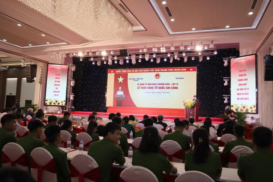 Ông Thái Thanh Quý, Bí Thư Tỉnh ủy Nghệ An, phát biểu tại buổi lễ. Ảnh: ĐL