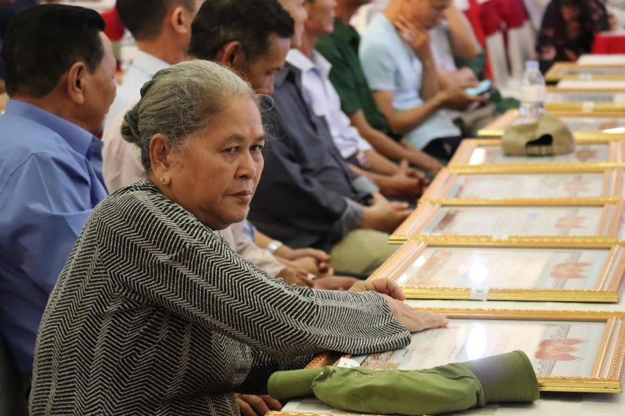 Thân nhân liệt sĩ từ TP.HCM ra Nghệ An dự lễ và nhận Bằng Tổ quốc ghi công.