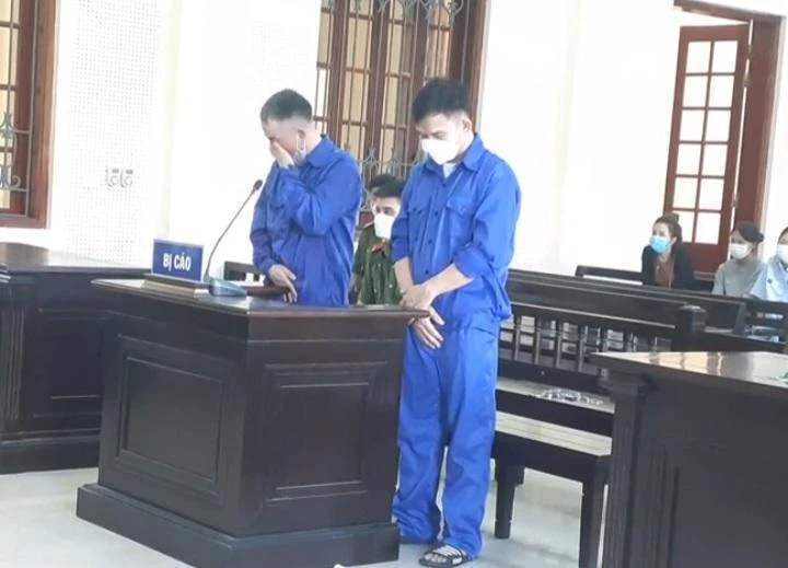 Bị cáo Nguyên khóc tại tòa