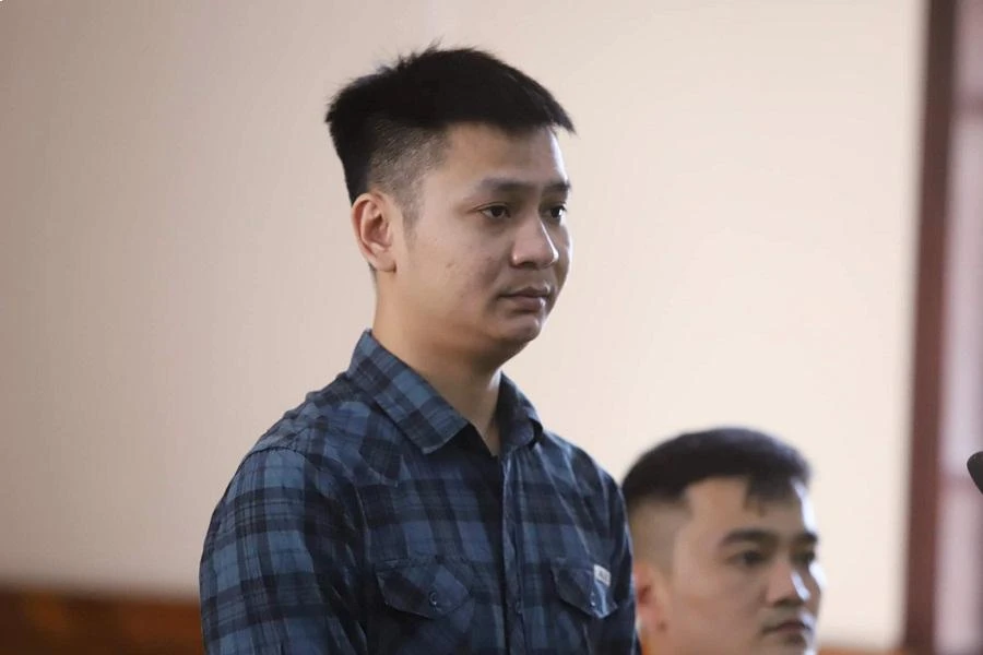 Bị cáo Lê Đình Tú tại tòa. Ảnh: DIỆU TÌNH Bị cáo Lê Đình Tú tại tòa. Ảnh: DIỆU TÌNH