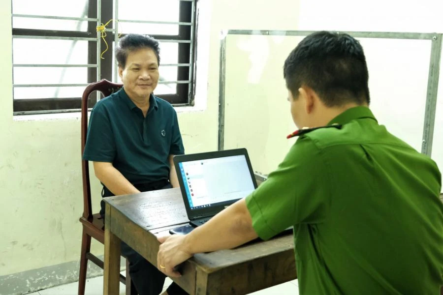 Trần Phát Đạt tại cơ quan công an. Ảnh: CA.