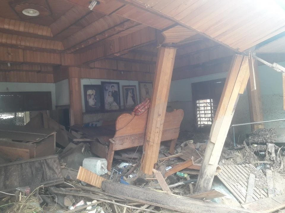 Căn nhà chưa sập nhưng cũng không thể ở.